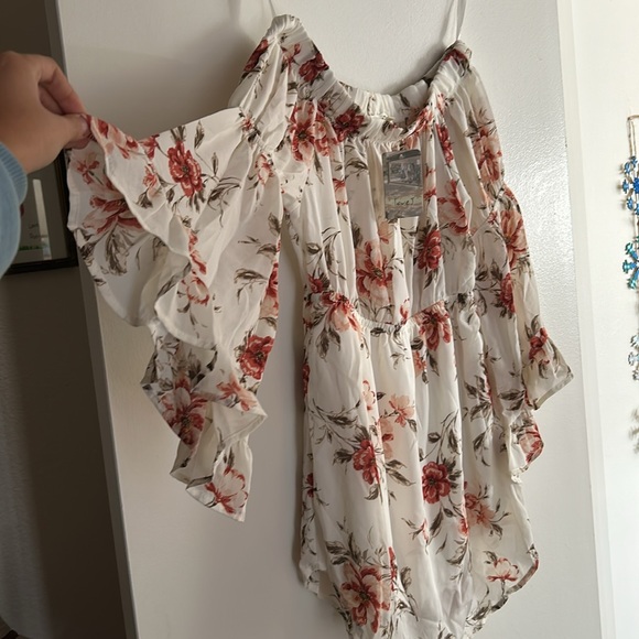 Off the shoulder floral dress 🌷 - Picture 4 of 4